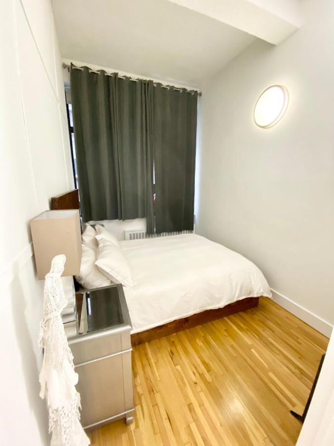 Luxury Apartments Next To Times Square New York City Exterior photo
