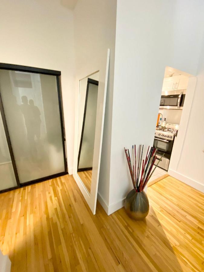 Luxury Apartments Next To Times Square New York City Exterior photo
